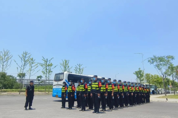 在襄閉幕！獵鷹保安圓滿完成“大藝展”安保任務(wù)